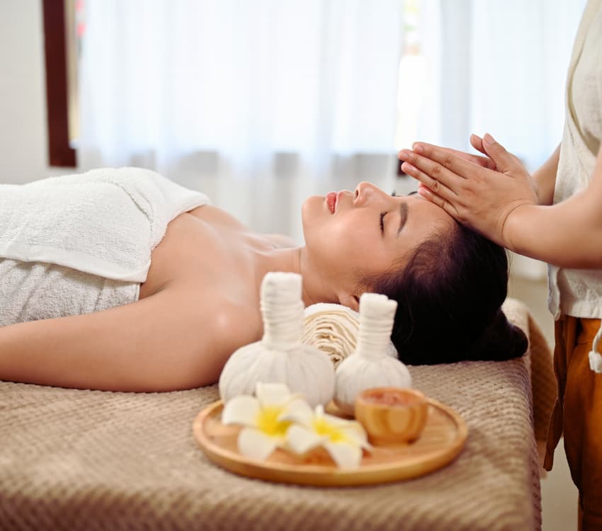 London massage outcall offering private and relaxing experiences in your own space